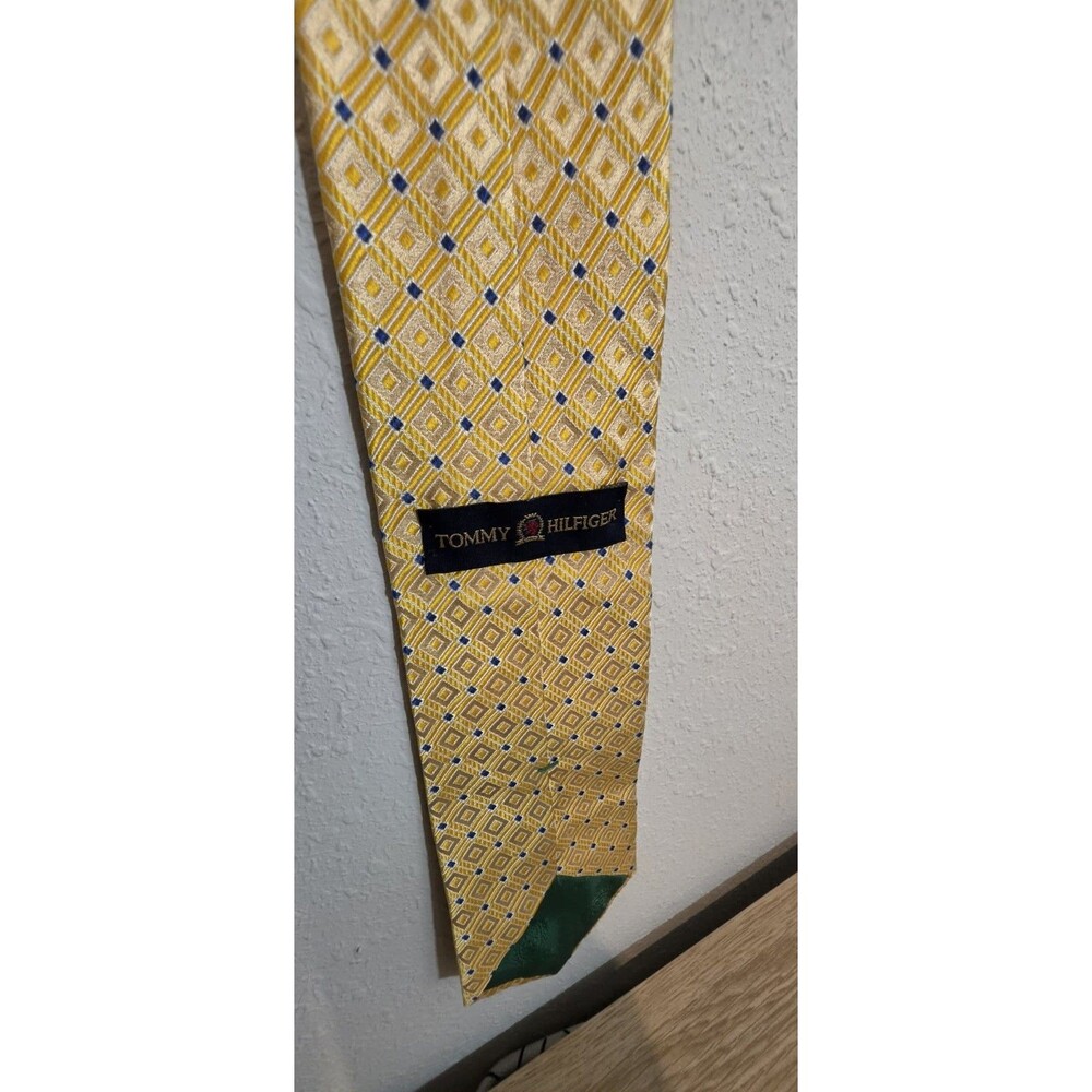 Vintage Tommy Hilfiger Men's Tie 100% Silk Necktie, Yellow Geometric Pattern